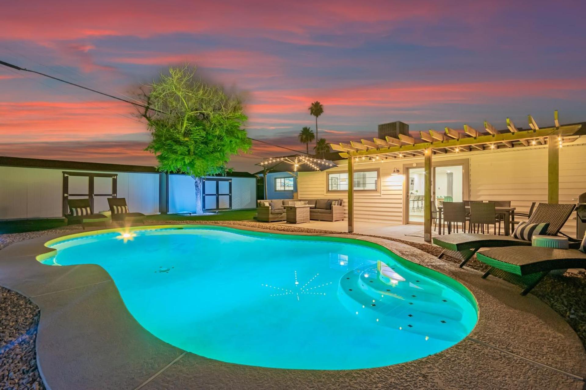 Private Family Pool Oasis Near Old Town