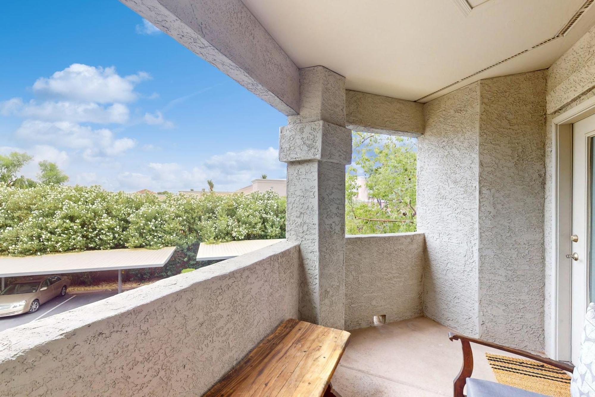 The Signature Unit & Breezy Desert Retreat *