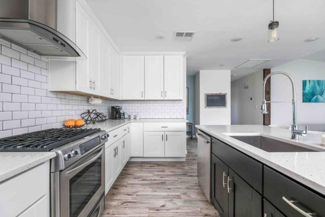 Walk To Old Town, Free Heated Pool W Waterfall Holiday home Scottsdale