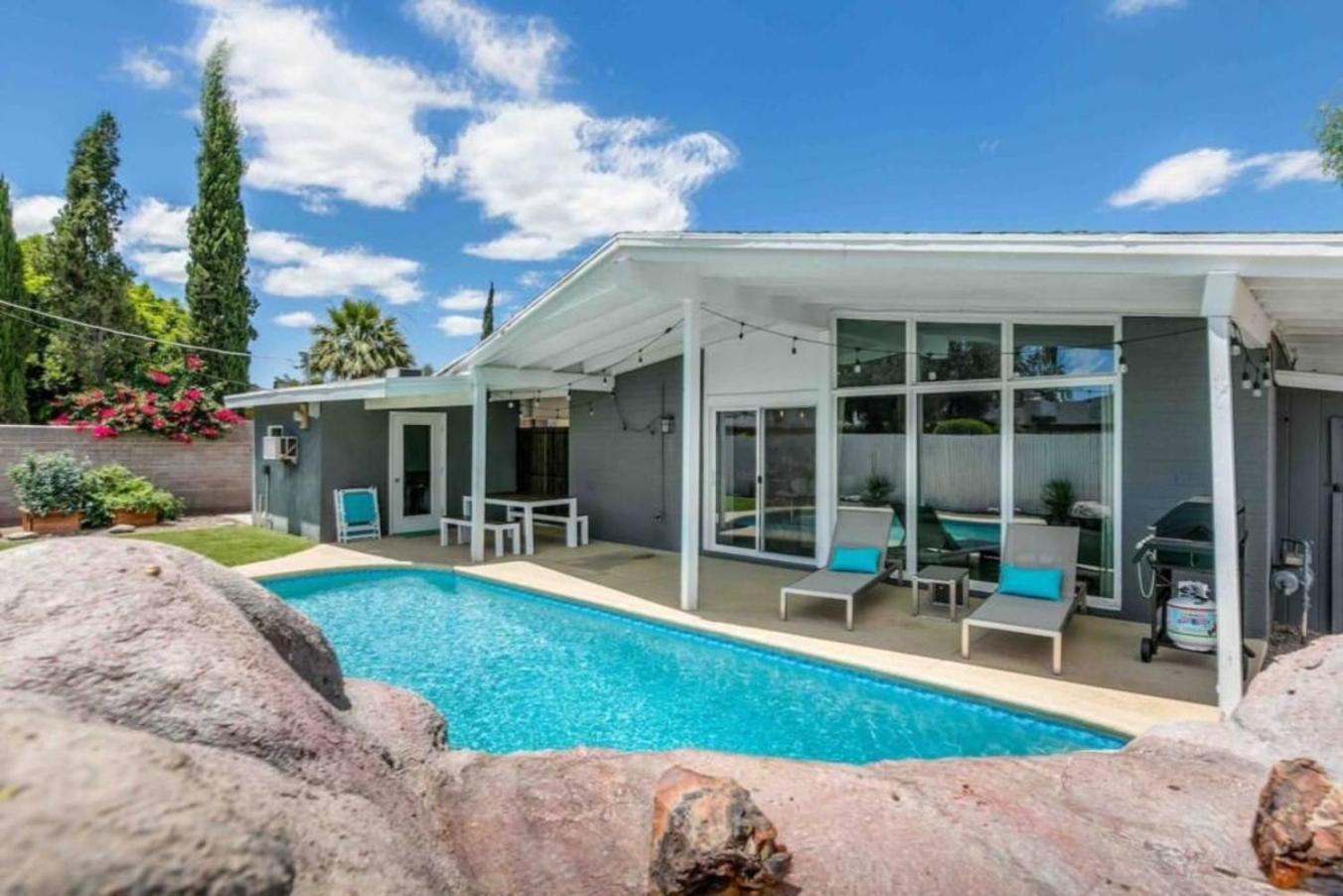 Walk To Old Town, Free Heated Pool W Waterfall Scottsdale
