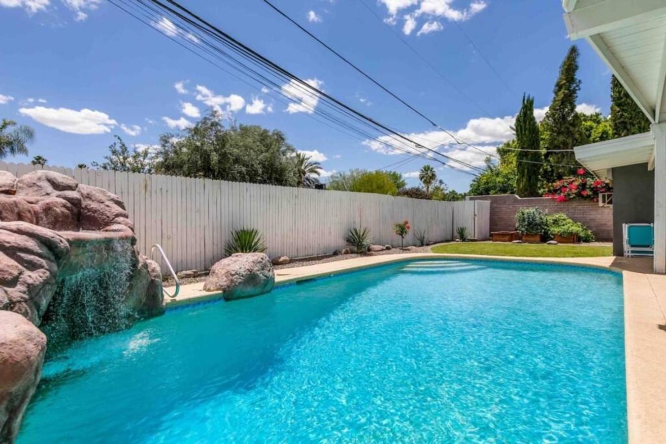Holiday home Walk To Old Town, Free Heated Pool W Waterfall