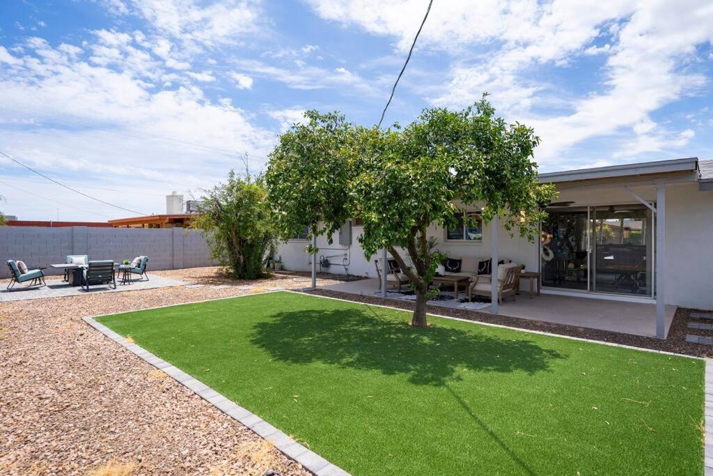Starlight Pool Table & Hot Tub! Holiday home Scottsdale