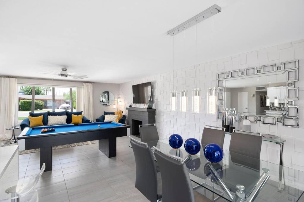 Starlight Pool Table & Hot Tub! Scottsdale