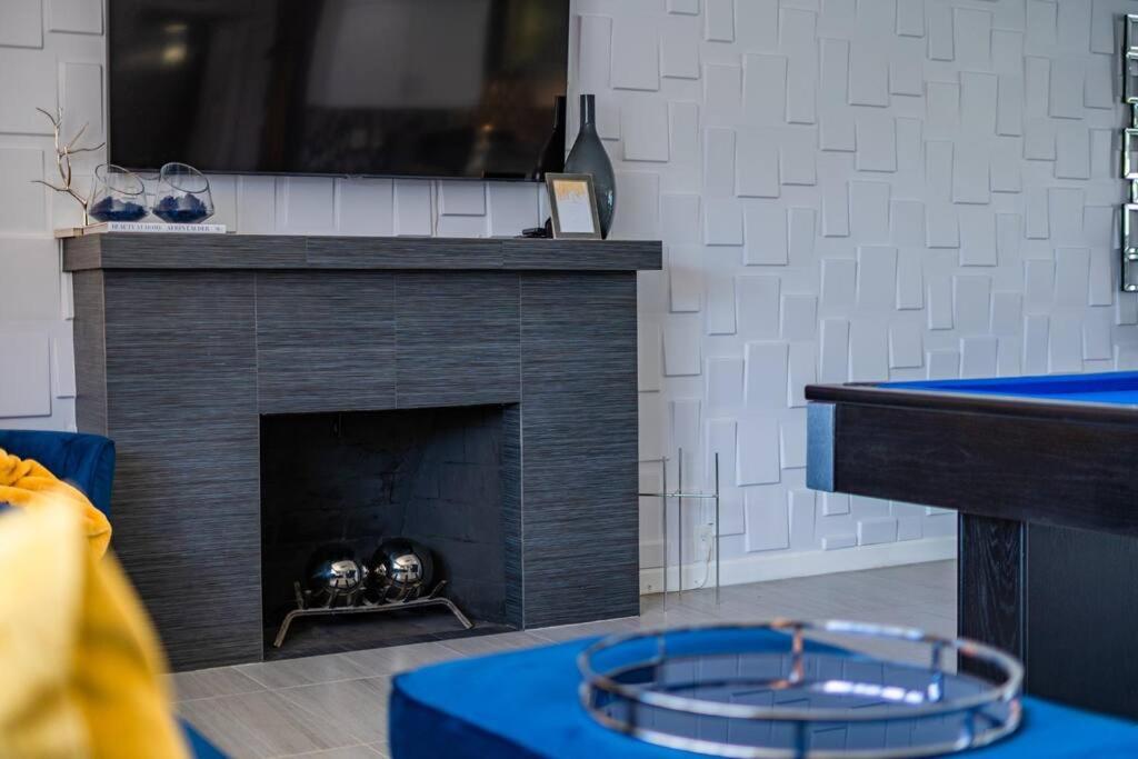 Starlight Pool Table & Hot Tub! * Scottsdale