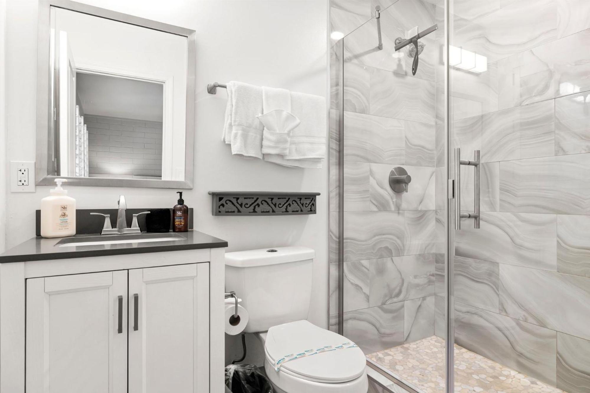 Private With Detached Casita - Pool & Putting