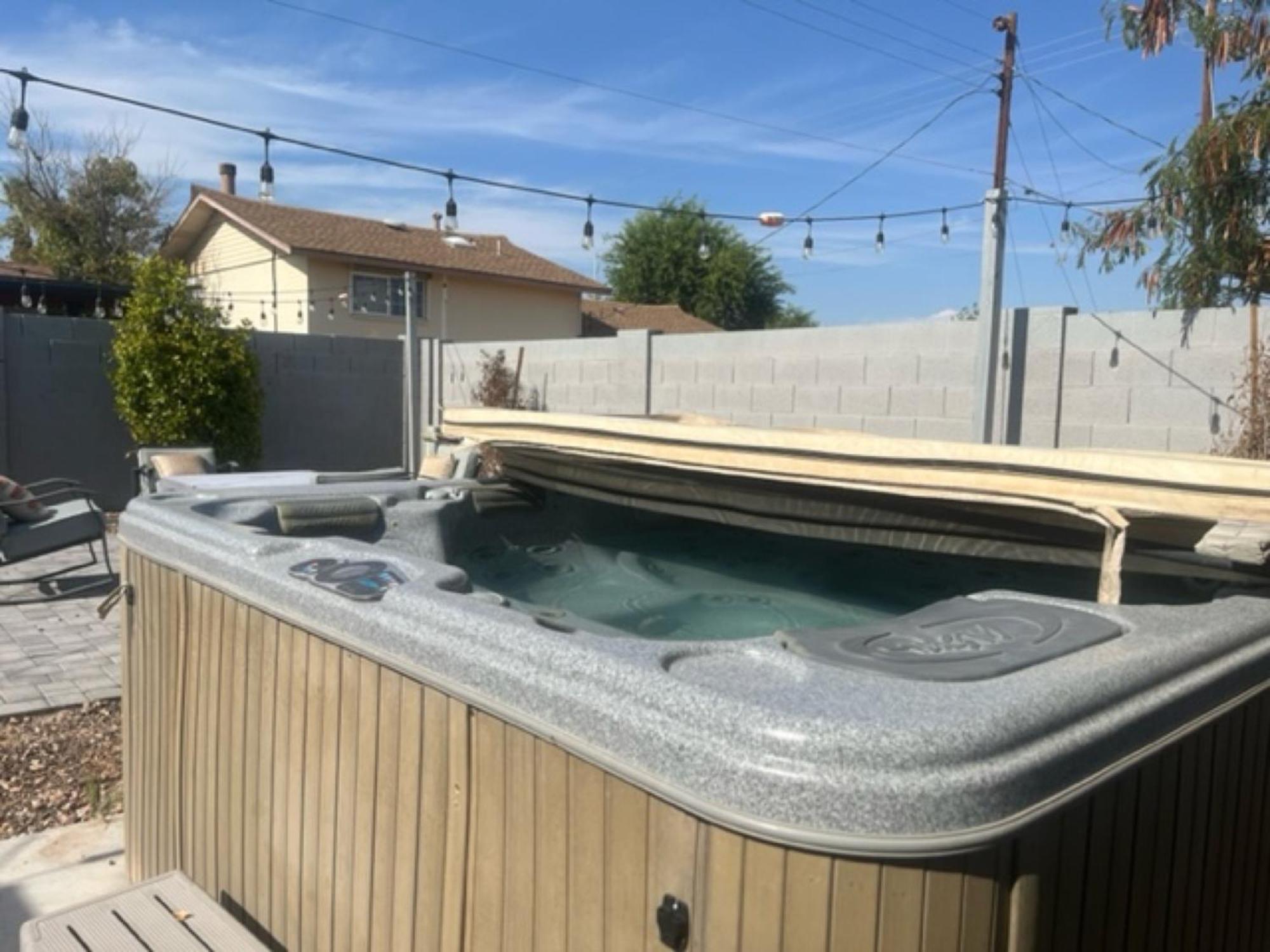 Starlight Pool Table & Hot Tub!