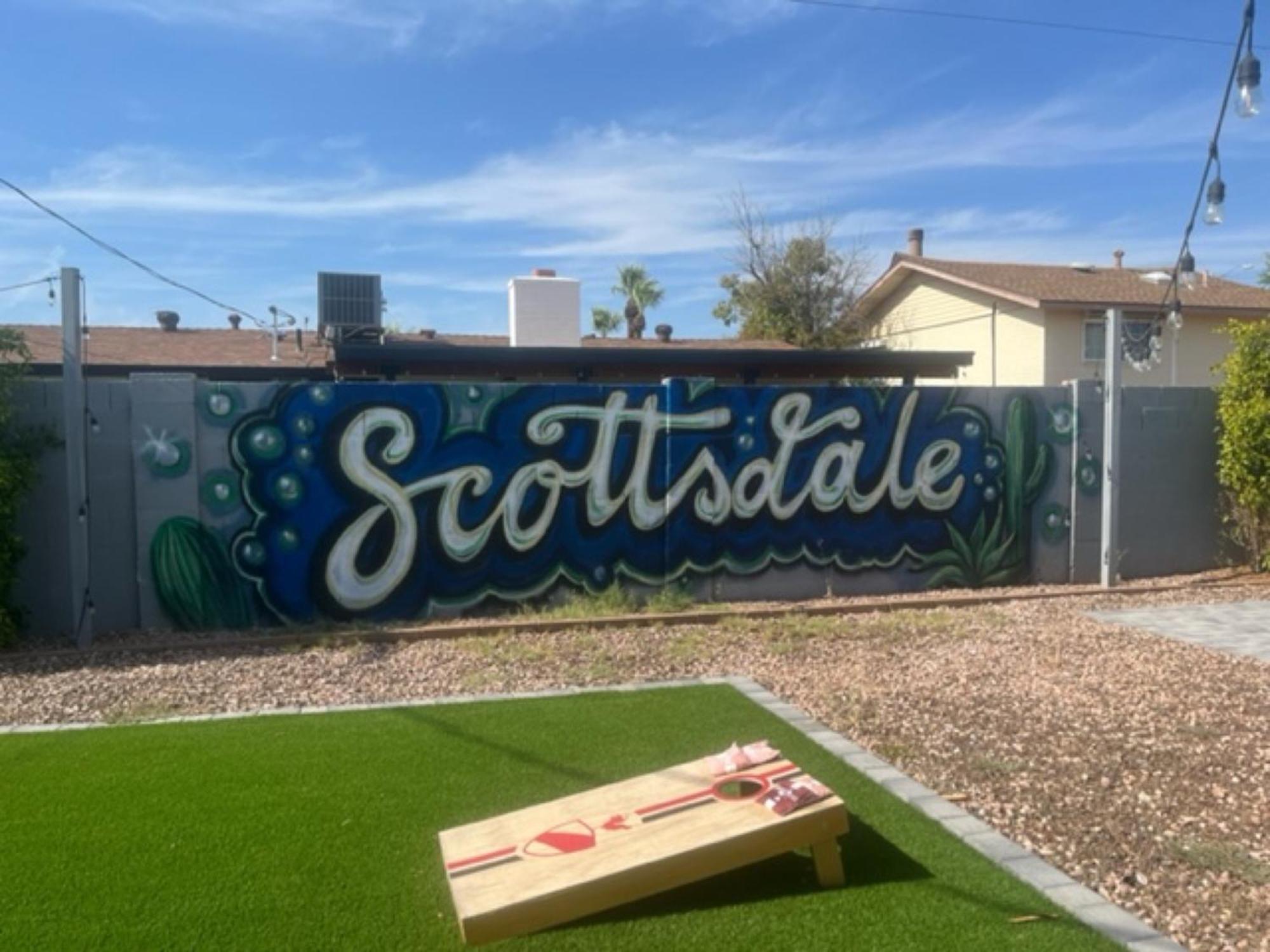Starlight Pool Table & Hot Tub! Holiday home Scottsdale