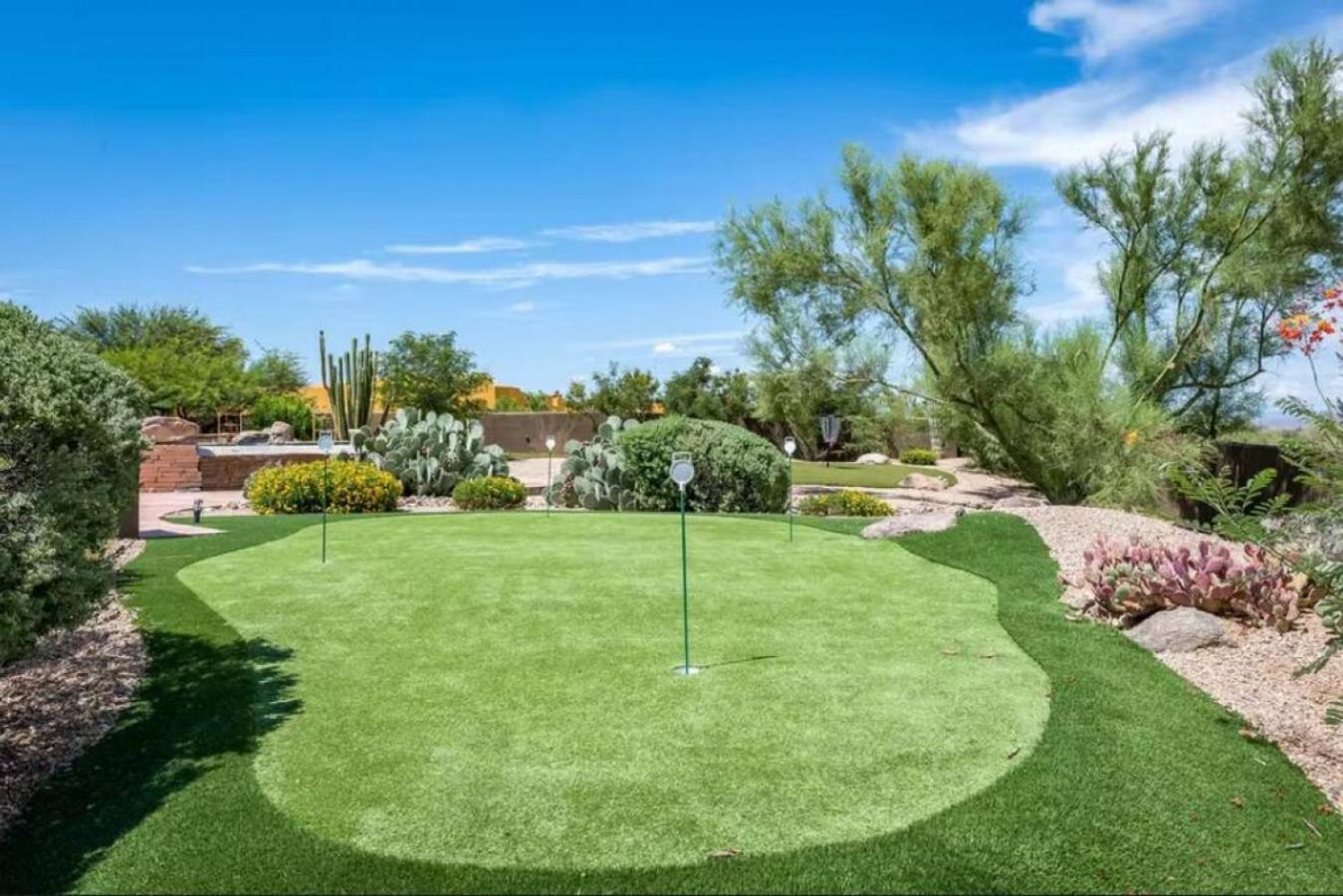 Desert Calm - North Four Bedroom Pool And Holiday home