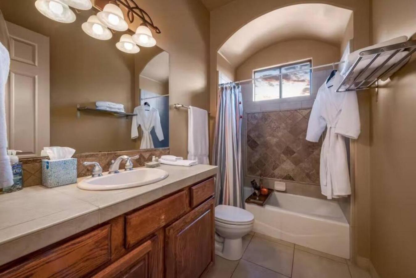 Desert Calm - North Four Bedroom Pool And *