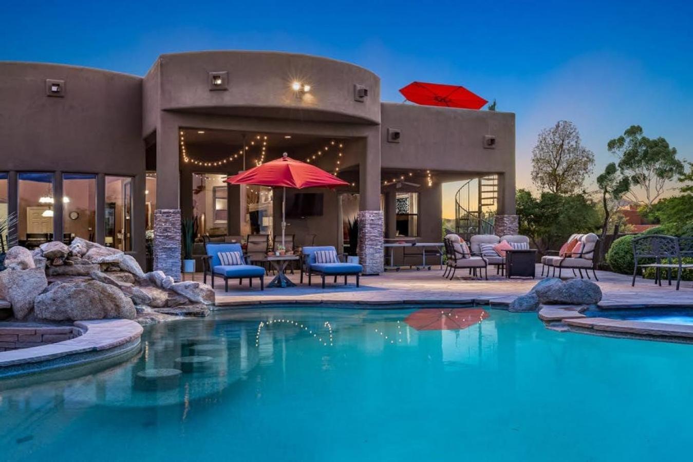 Desert Calm - North Four Bedroom Pool And Holiday home *
