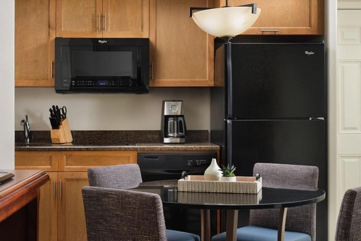 Enjoy Has To Offer With The Family In 2bd Scottsdale