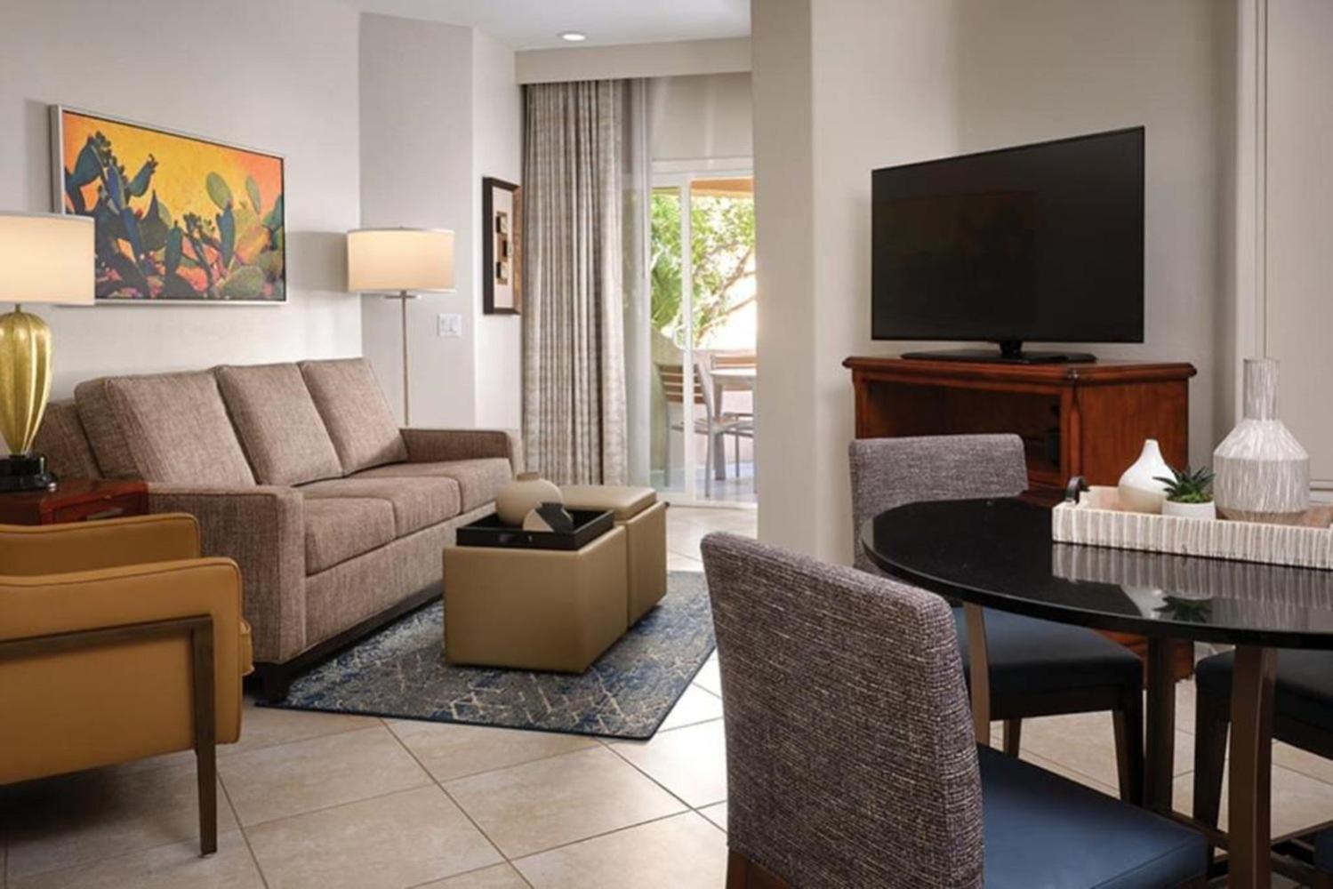 Enjoy Has To Offer With The Family In 2bd Holiday home Scottsdale