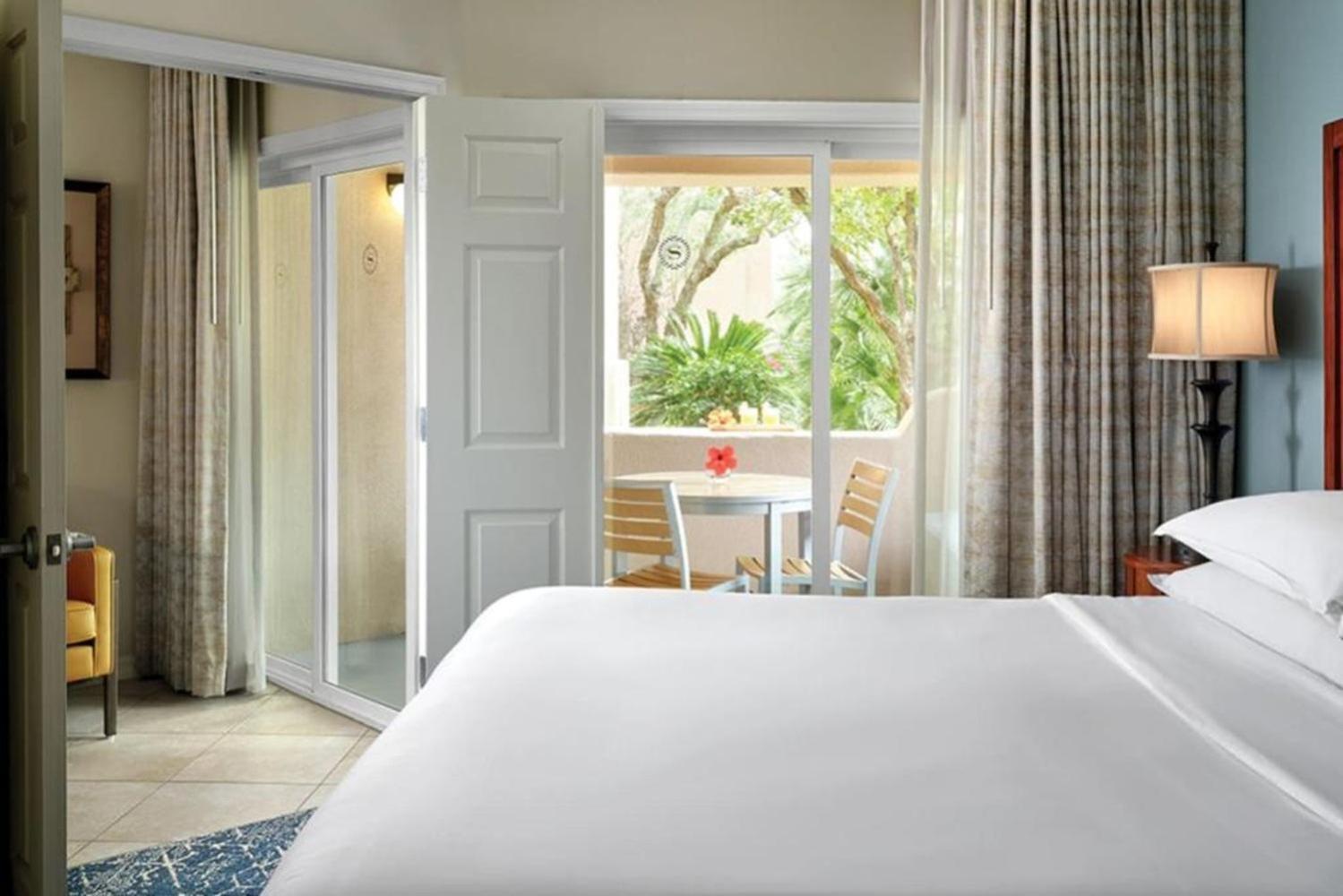 Enjoy Has To Offer With The Family In 2bd Holiday home Scottsdale