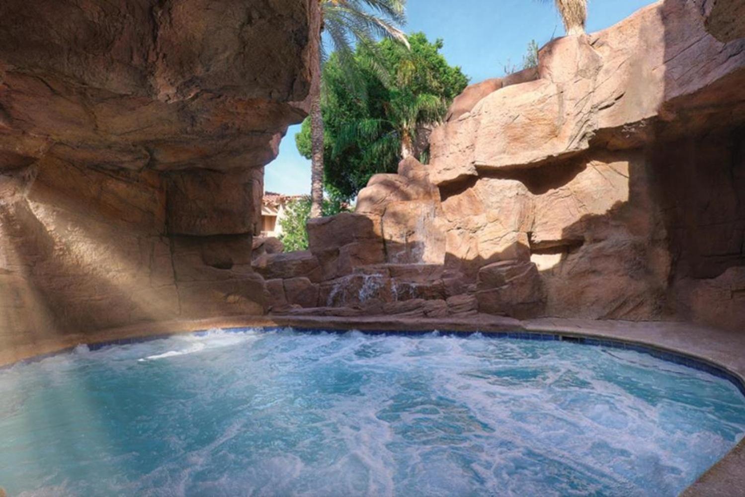 Enjoy Has To Offer With The Family In 2bd Holiday home Scottsdale