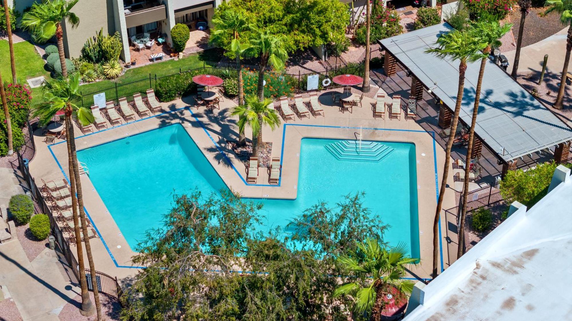 Primo Location - Heated Pool & Parking * Scottsdale