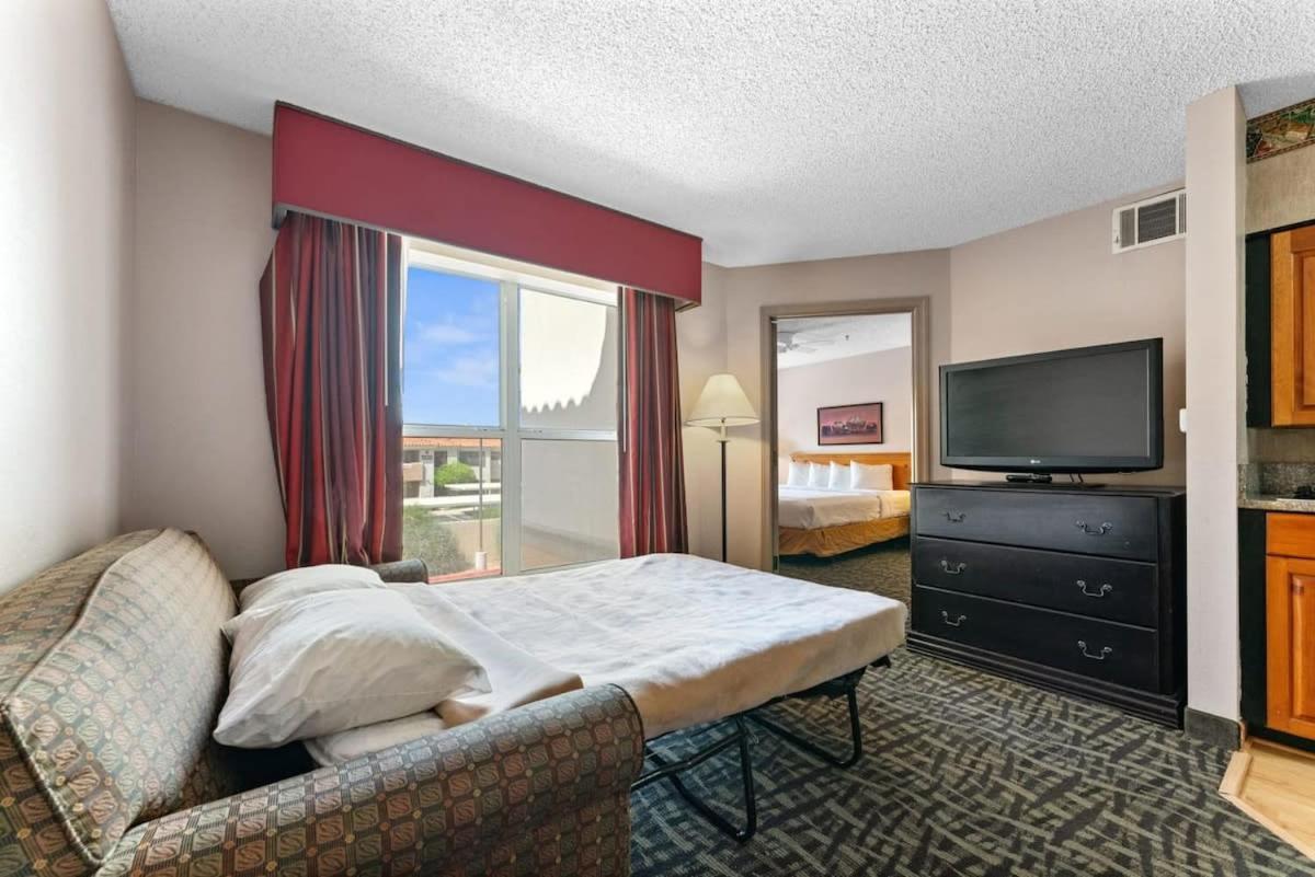 2 Bd 2 Ba Furnished King Beds *