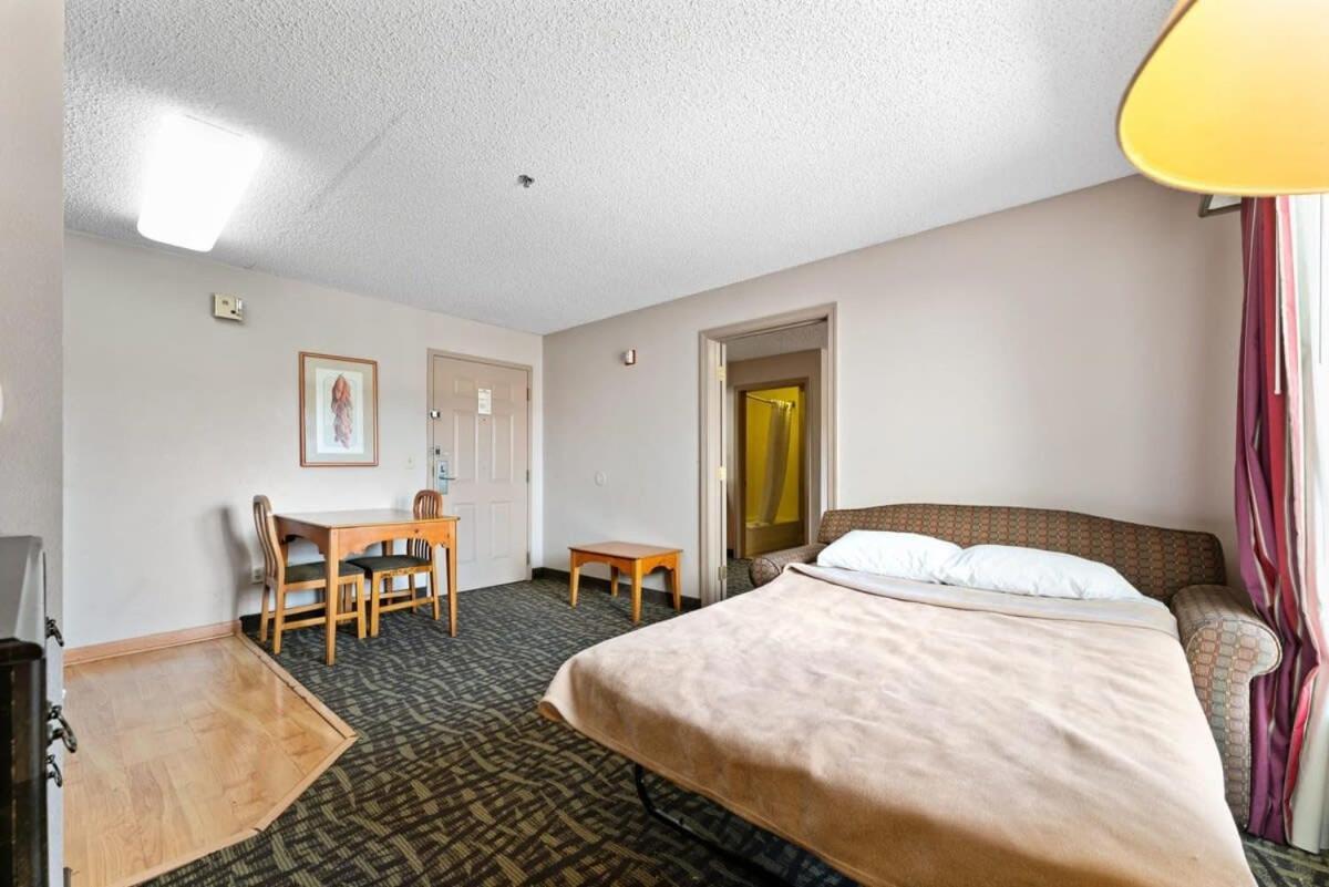 Apartment 2 Bd 2 Ba Furnished King Beds *