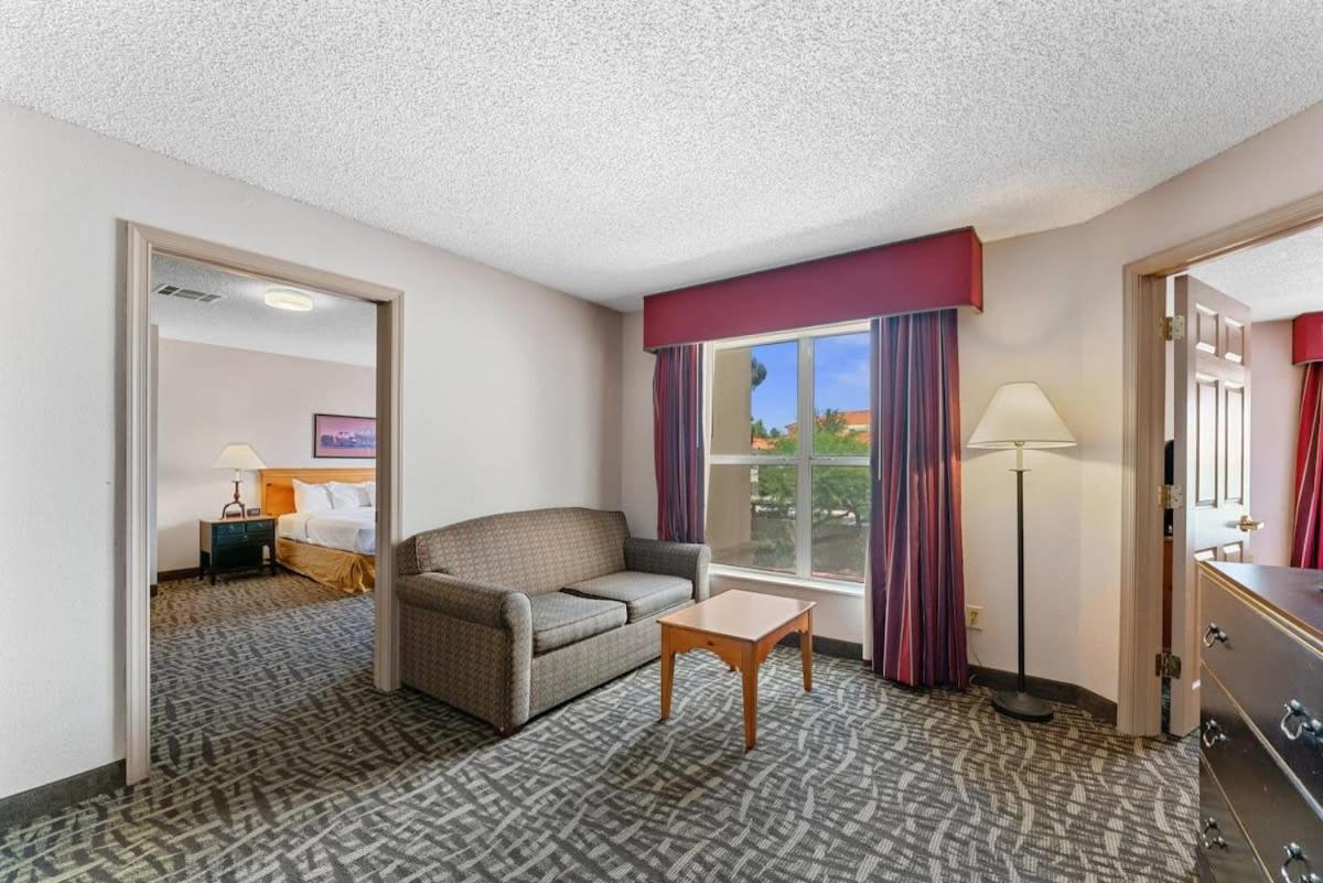 2 Bd 2 Ba Furnished King Beds Apartment *