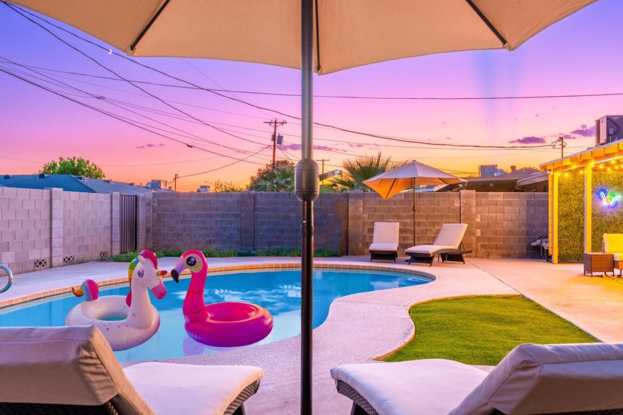 Holiday home Gem! Pool, Patio, & Prime Location! Scottsdale