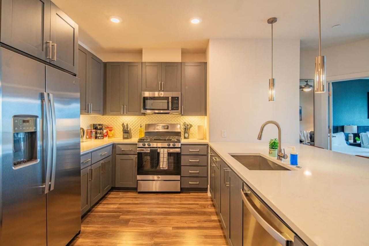 Stunning 2br Kierland Common, Tpc Golf, Pool, Gym, W-d Apartment Scottsdale