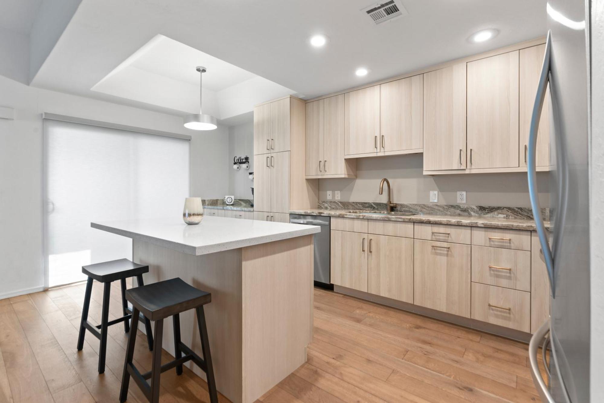 Spacious 1br W Patio & Close To Old Town Scottsdale