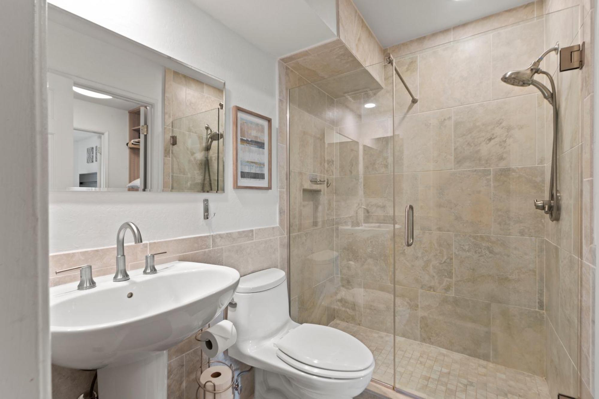 Spacious 1br W Patio & Close To Old Town Holiday home