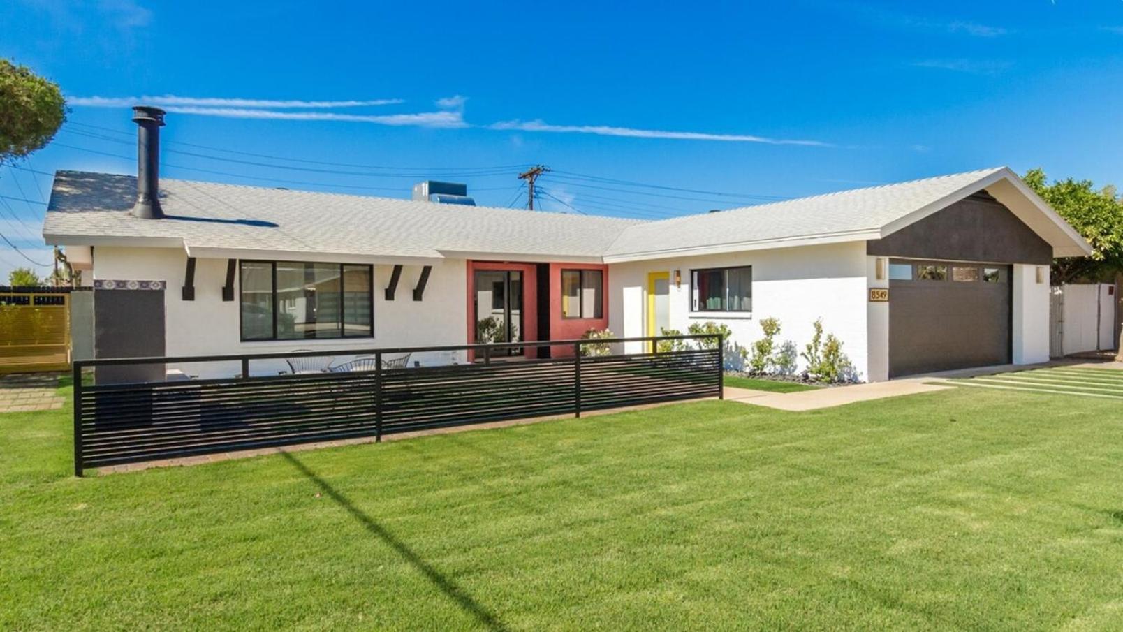 Holiday home Sophisticated Luxury W Heated Pool, Ev Charger
