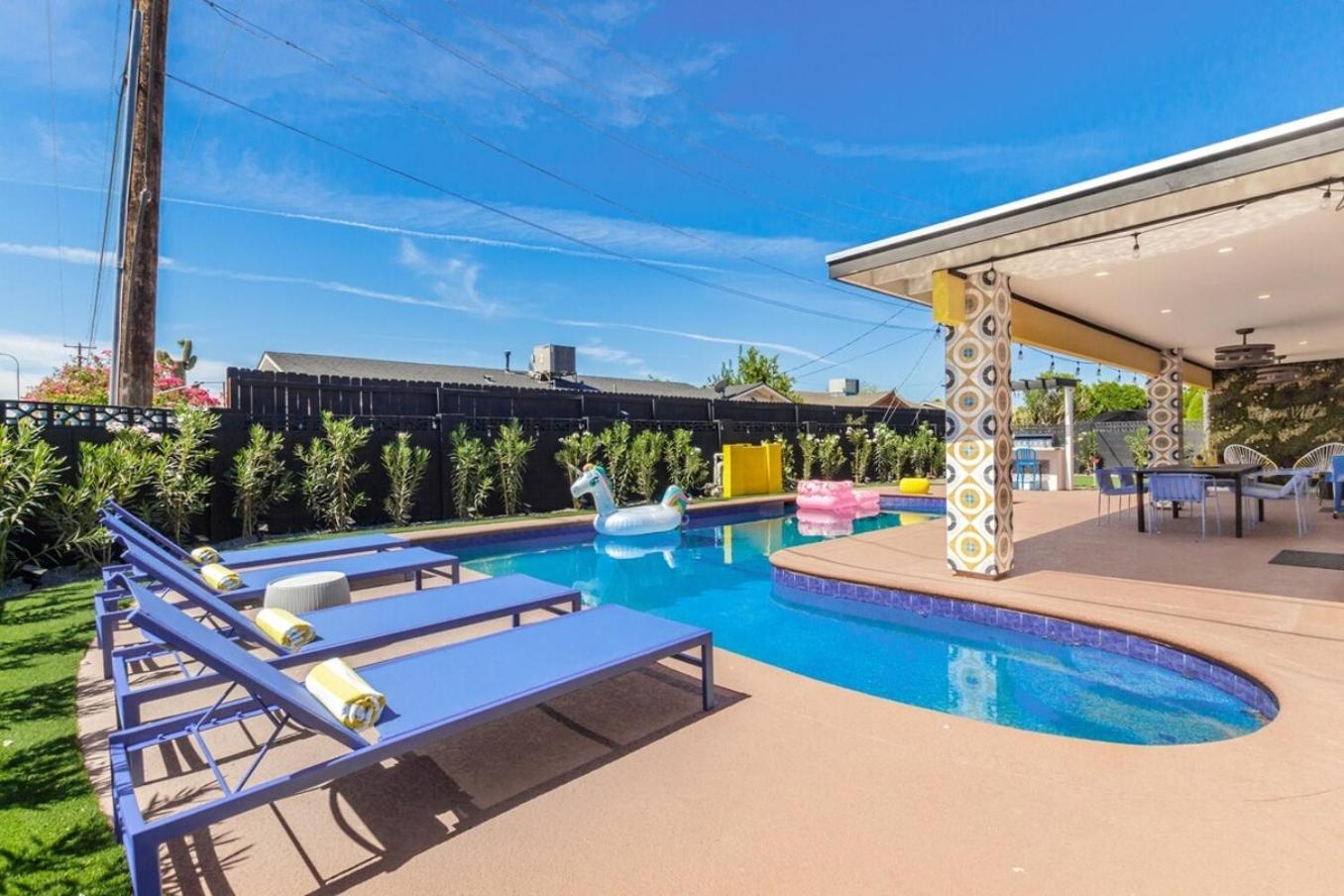 Sophisticated Luxury W Heated Pool, Ev Charger *