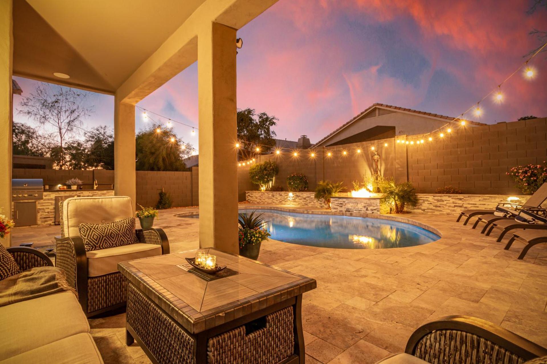 Luxury Homestyle Getaway Wpool, Gym, & Office Holiday home
