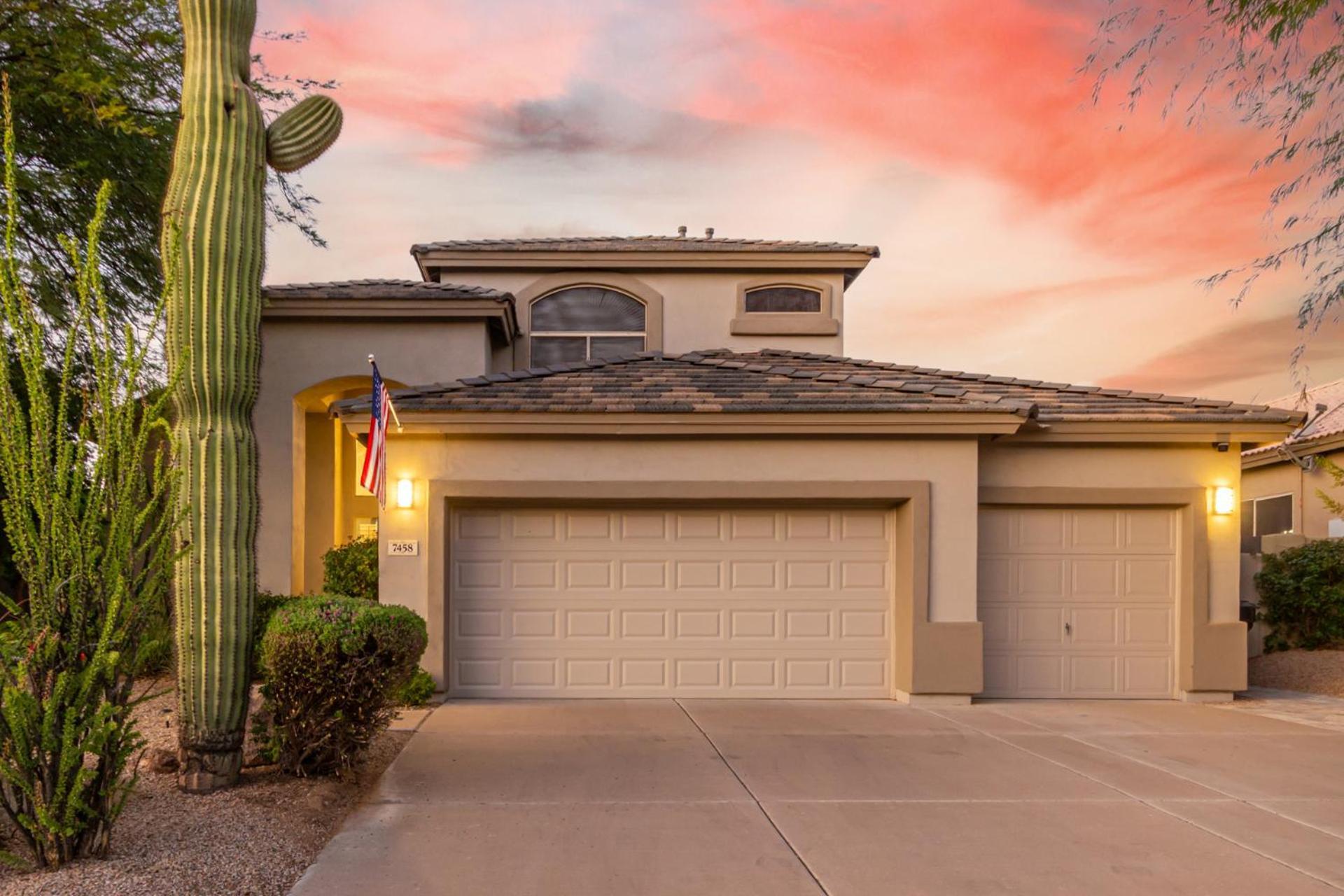 Luxury Homestyle Getaway Wpool, Gym, & Office Holiday home Scottsdale