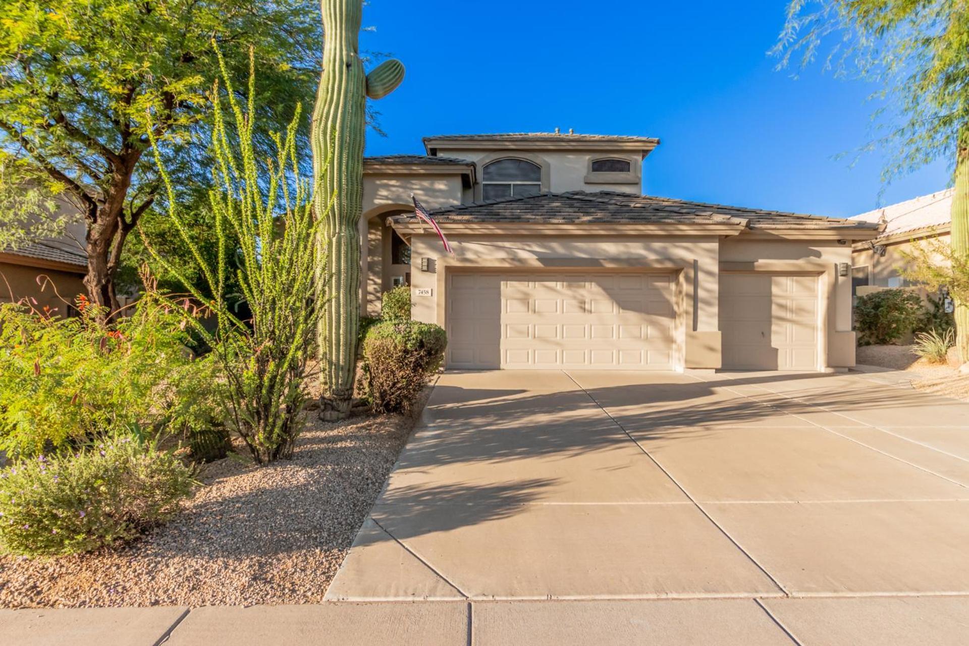 Luxury Homestyle Getaway Wpool, Gym, & Office * Scottsdale