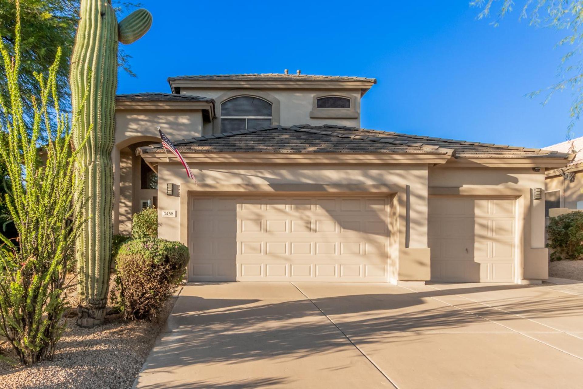 Luxury Homestyle Getaway Wpool, Gym, & Office Holiday home
