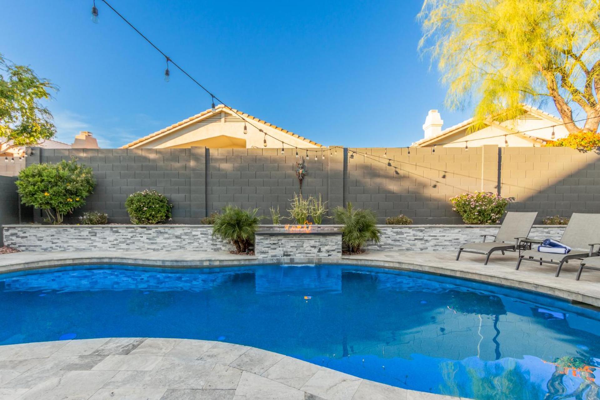Luxury Homestyle Getaway Wpool, Gym, & Office *