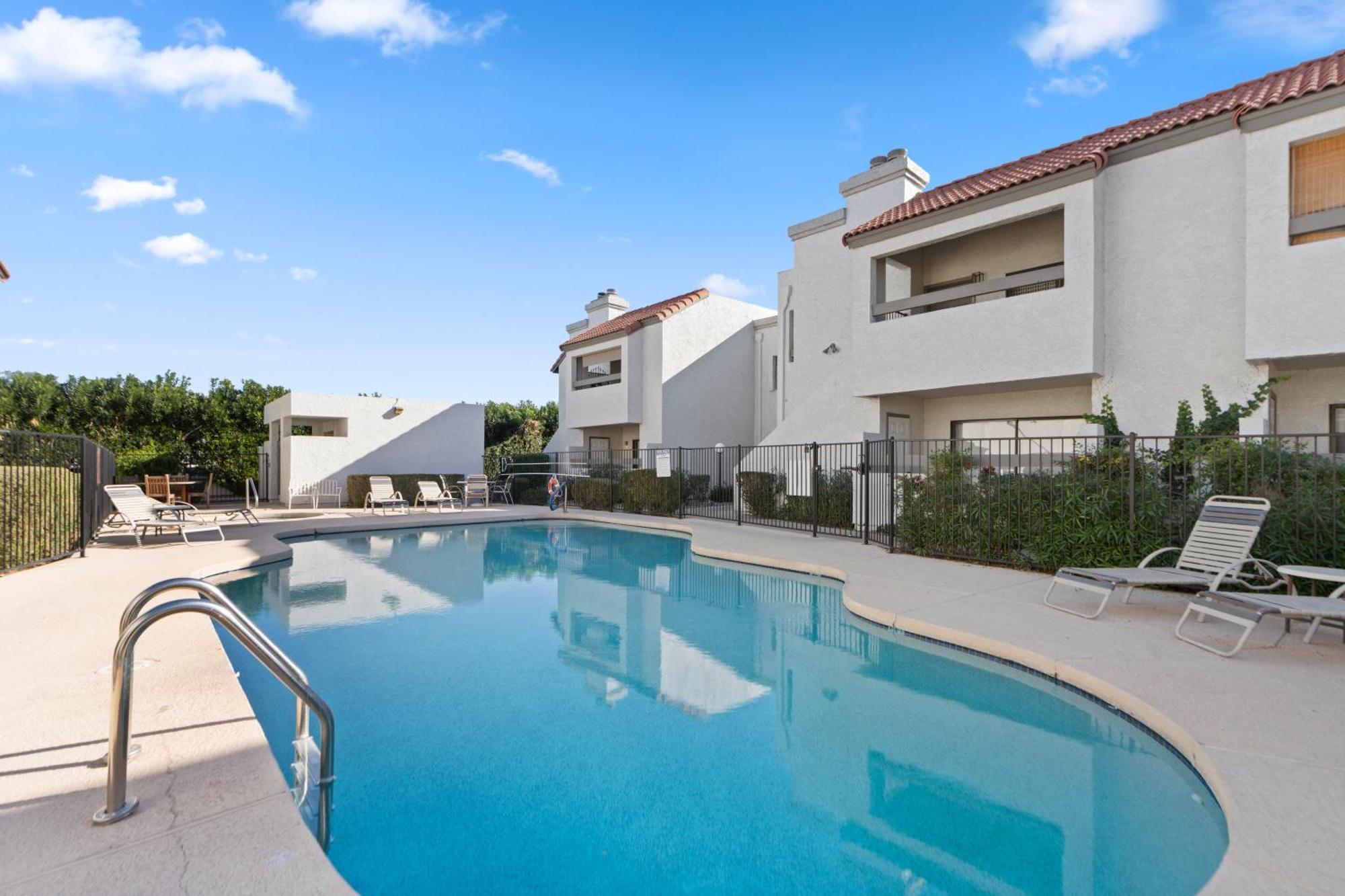 Holiday home Spacious 1br W Patio & Close To Old Town *