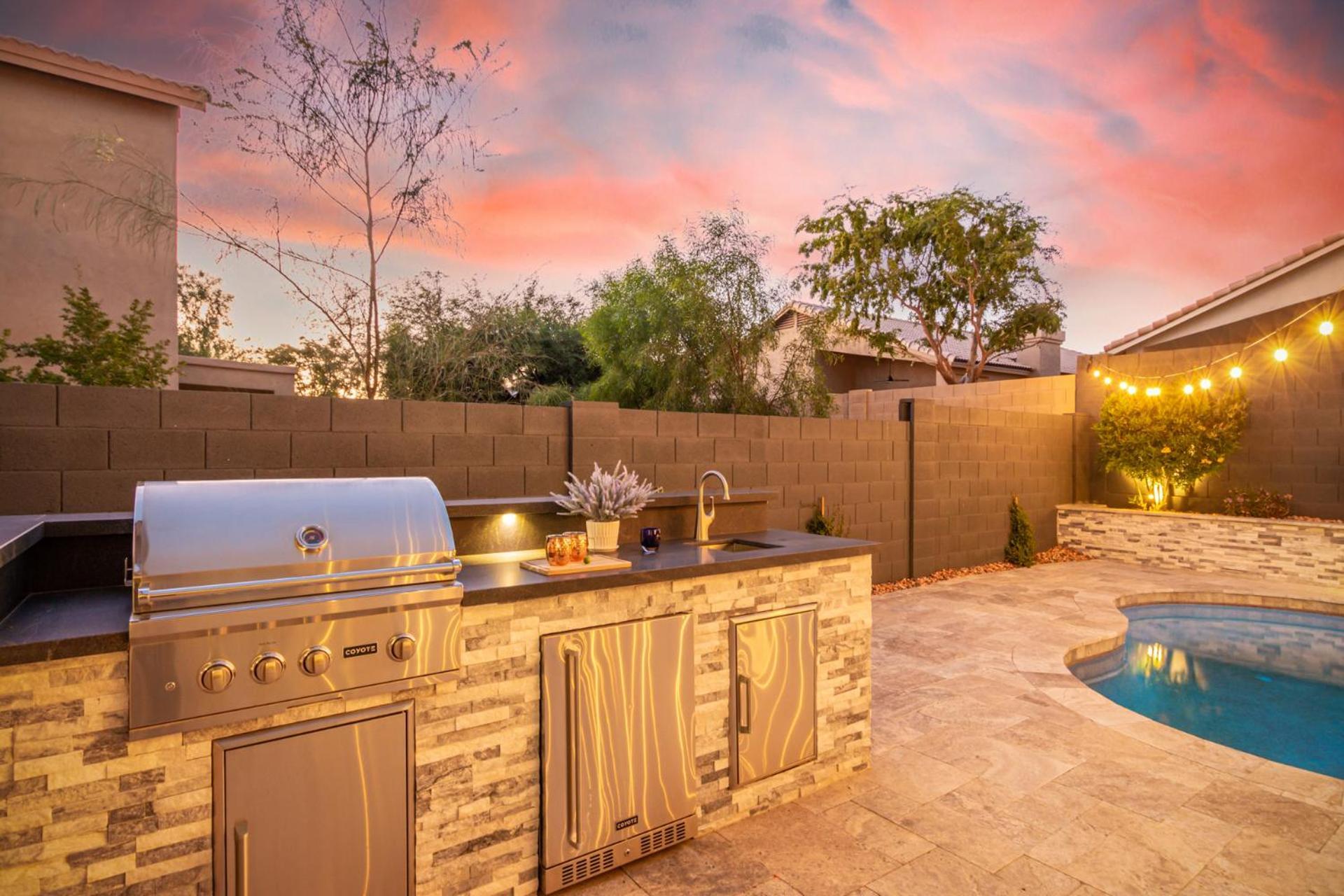 Luxury Homestyle Getaway Wpool, Gym, & Office * Scottsdale