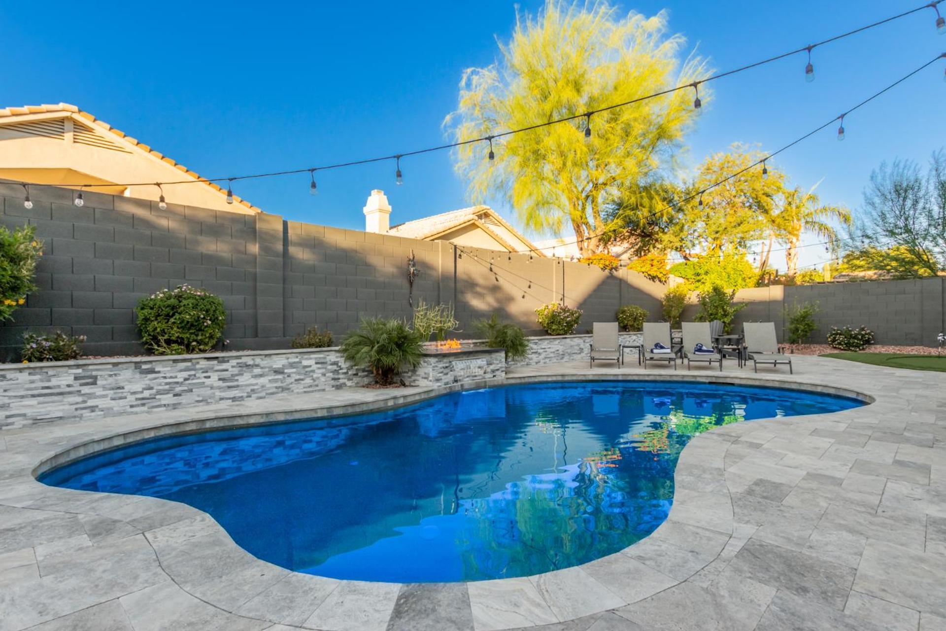 Luxury Homestyle Getaway Wpool, Gym, & Office