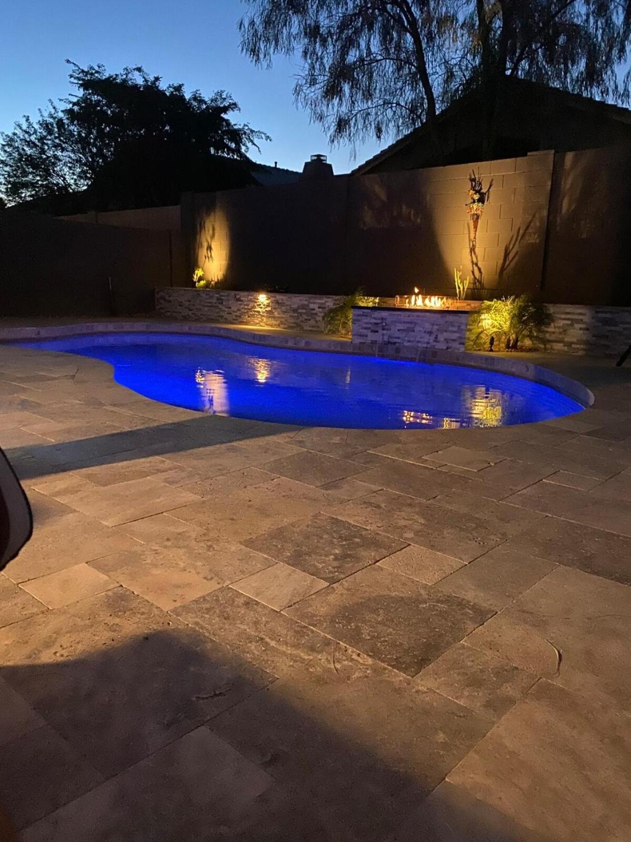 Luxury Homestyle Getaway Wpool, Gym, & Office Holiday home *
