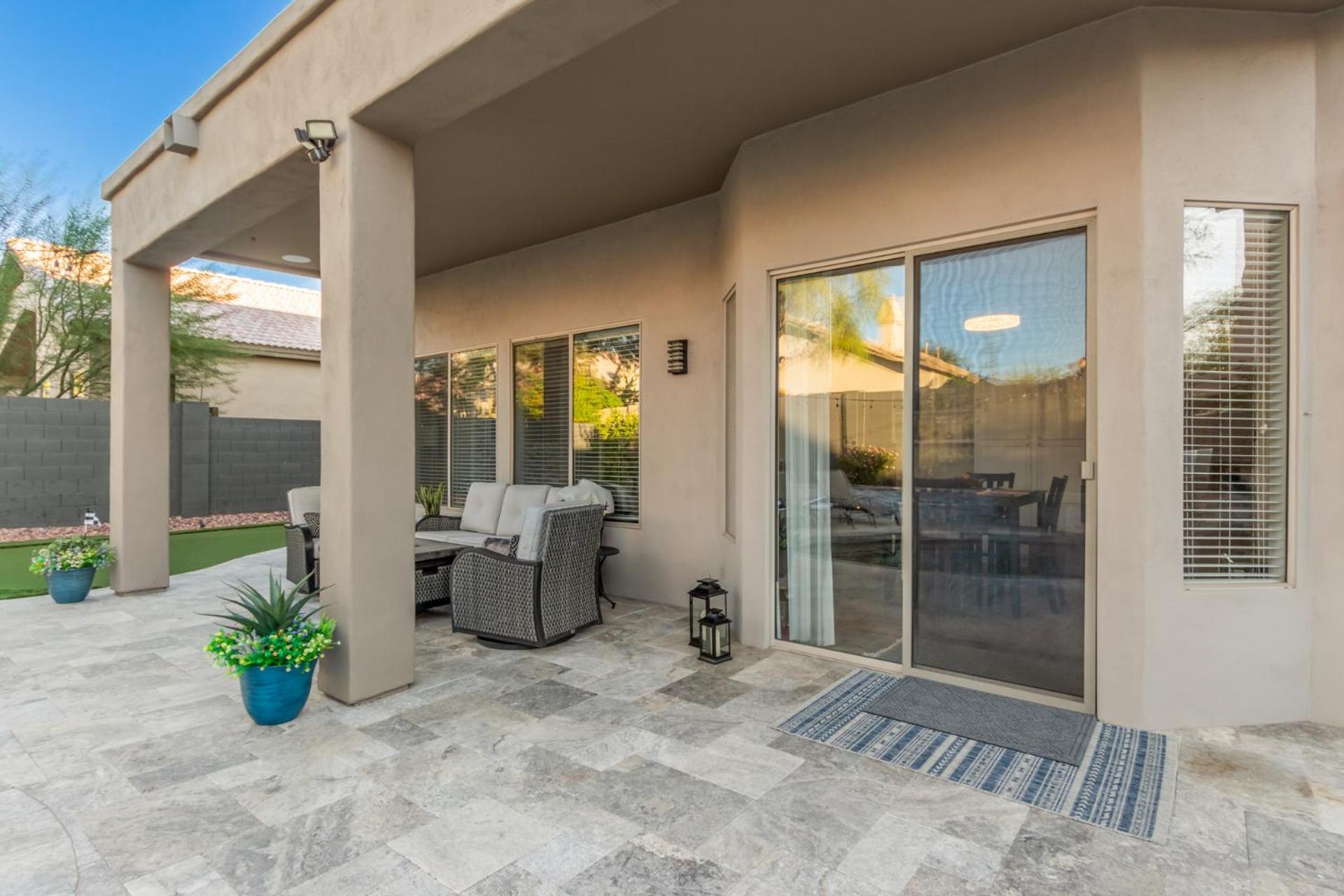 Luxury Homestyle Getaway Wpool, Gym, & Office Holiday home