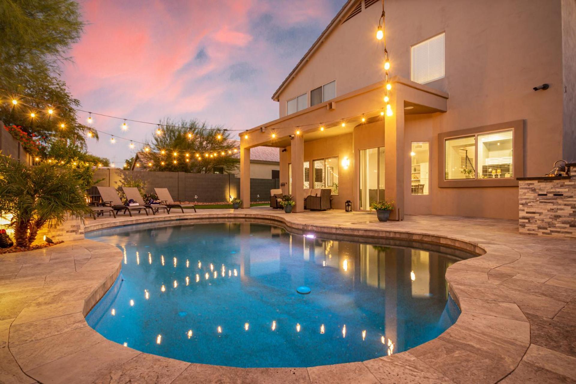 Luxury Homestyle Getaway Wpool, Gym, & Office *