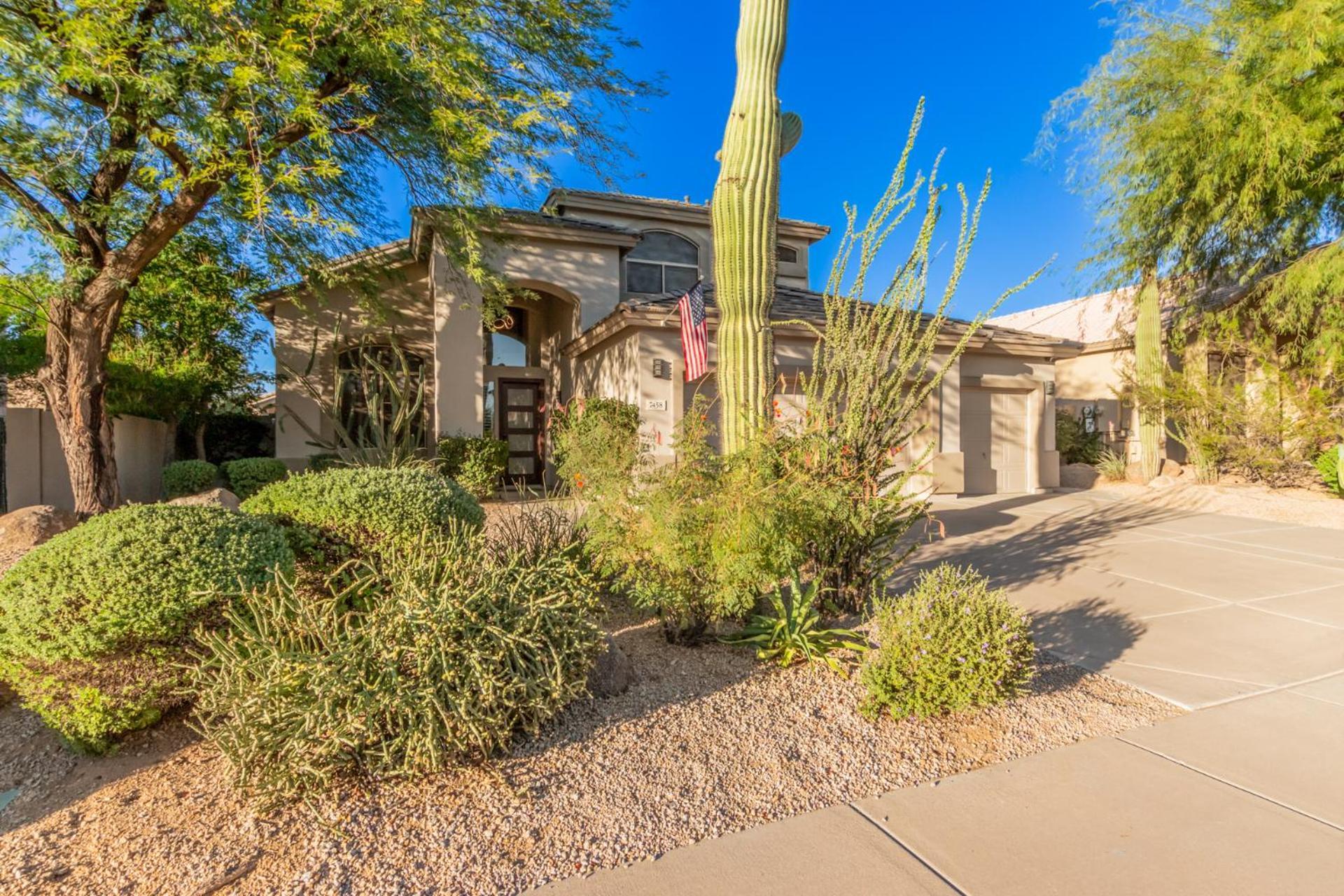 Luxury Homestyle Getaway Wpool, Gym, & Office Holiday home