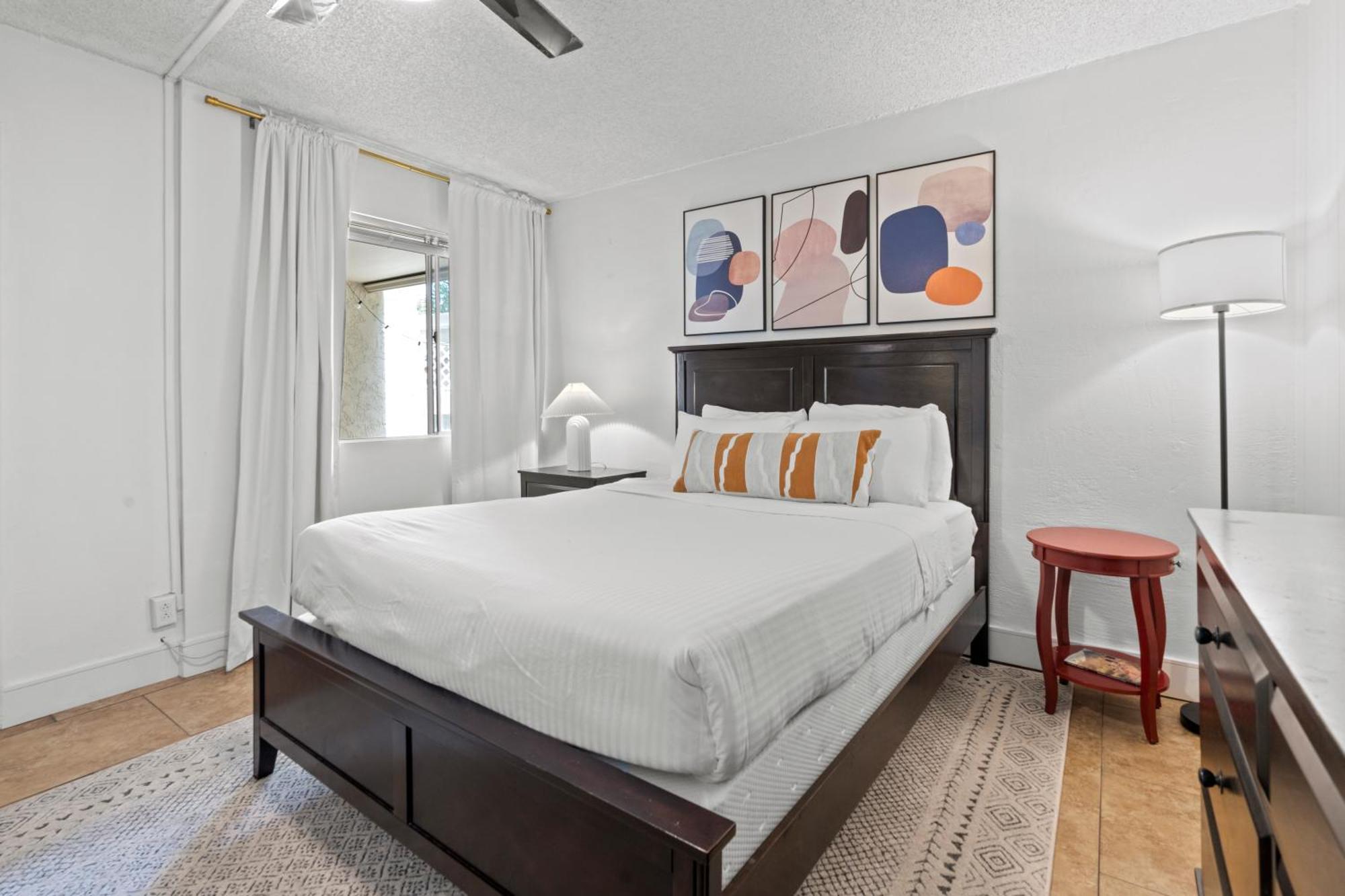 Cozy 2br W Pool Near Old Town