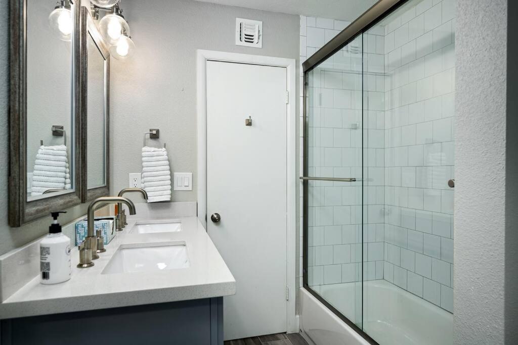 Dos Cacti Outdoor Oasis, Heated Pool, Spa, Bikes, Ev, Bbq