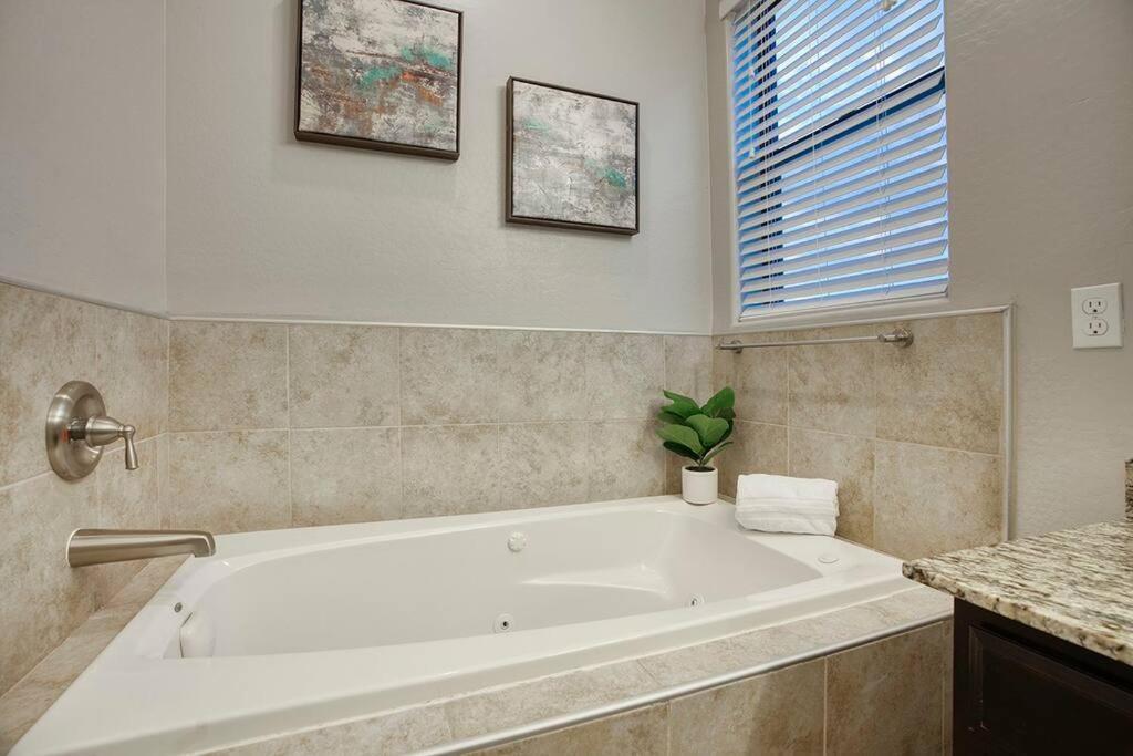 4-br Townhome Near Old Town Scottsdale