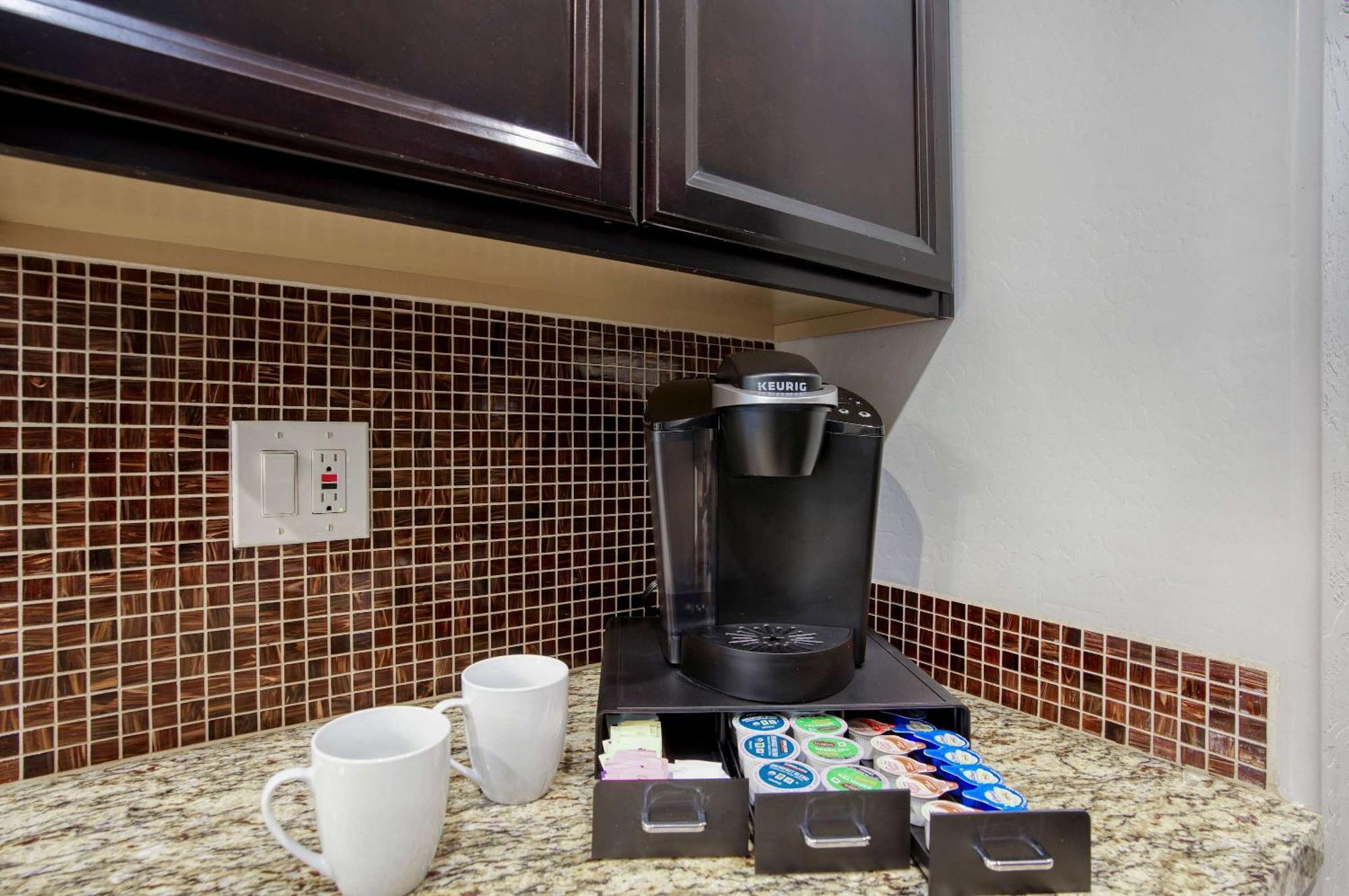 4-br Townhome Near Old Town