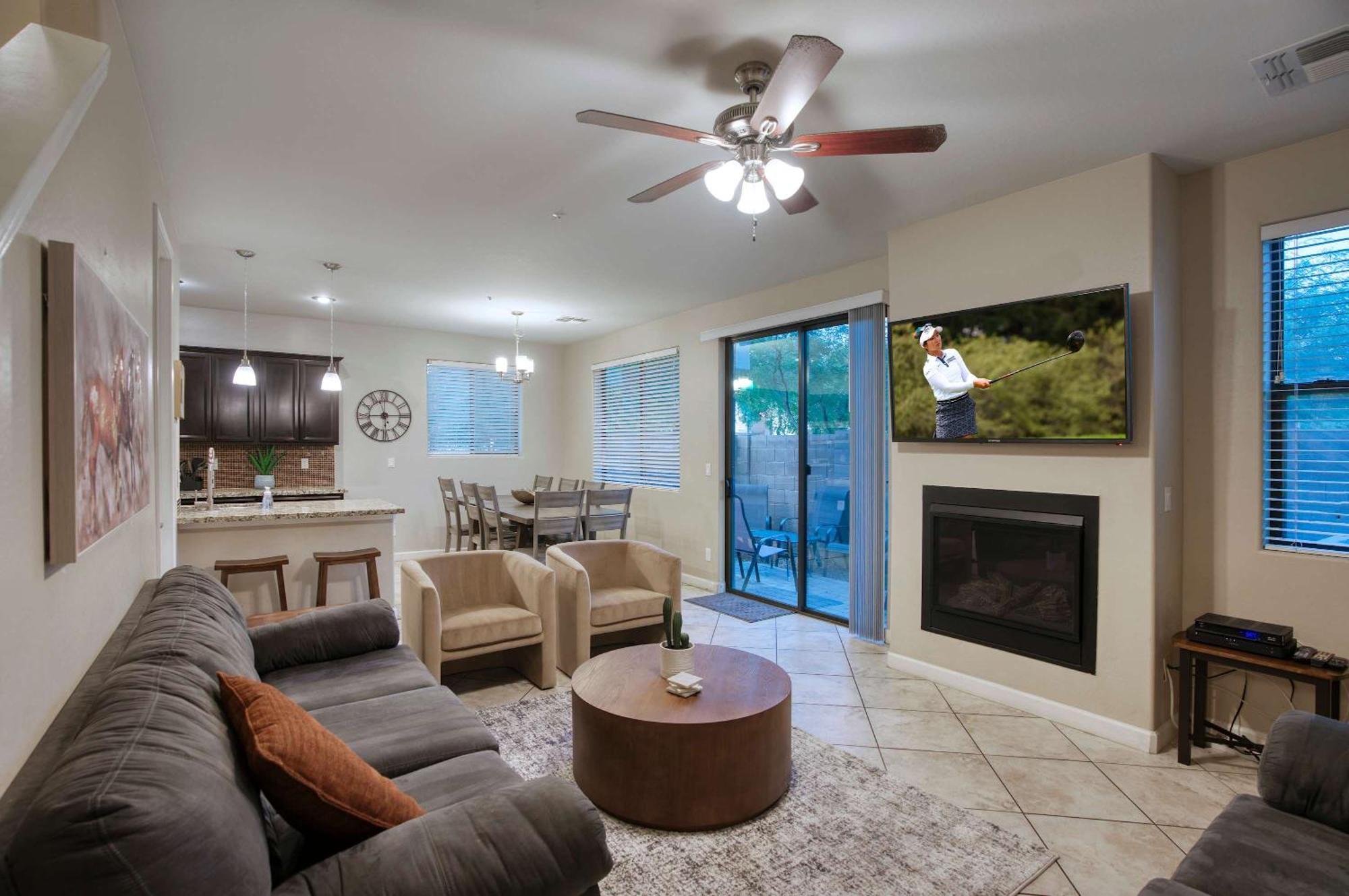 4-br Townhome Near Old Town *