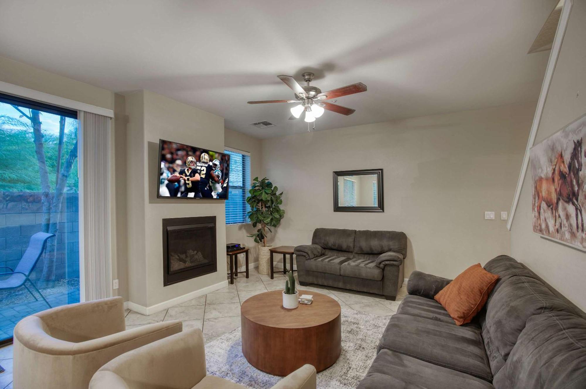 4-br Townhome Near Old Town