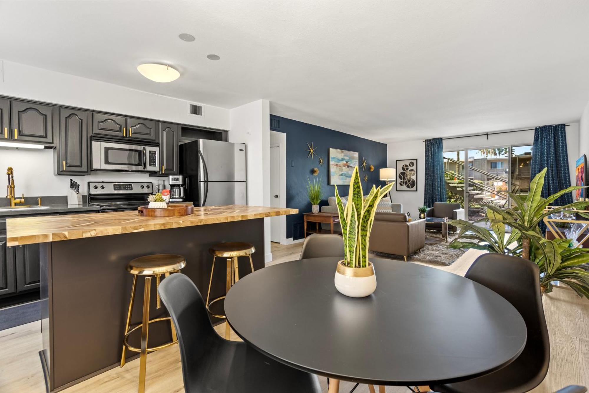 2 Bedroom, Heart Of Apartment Scottsdale