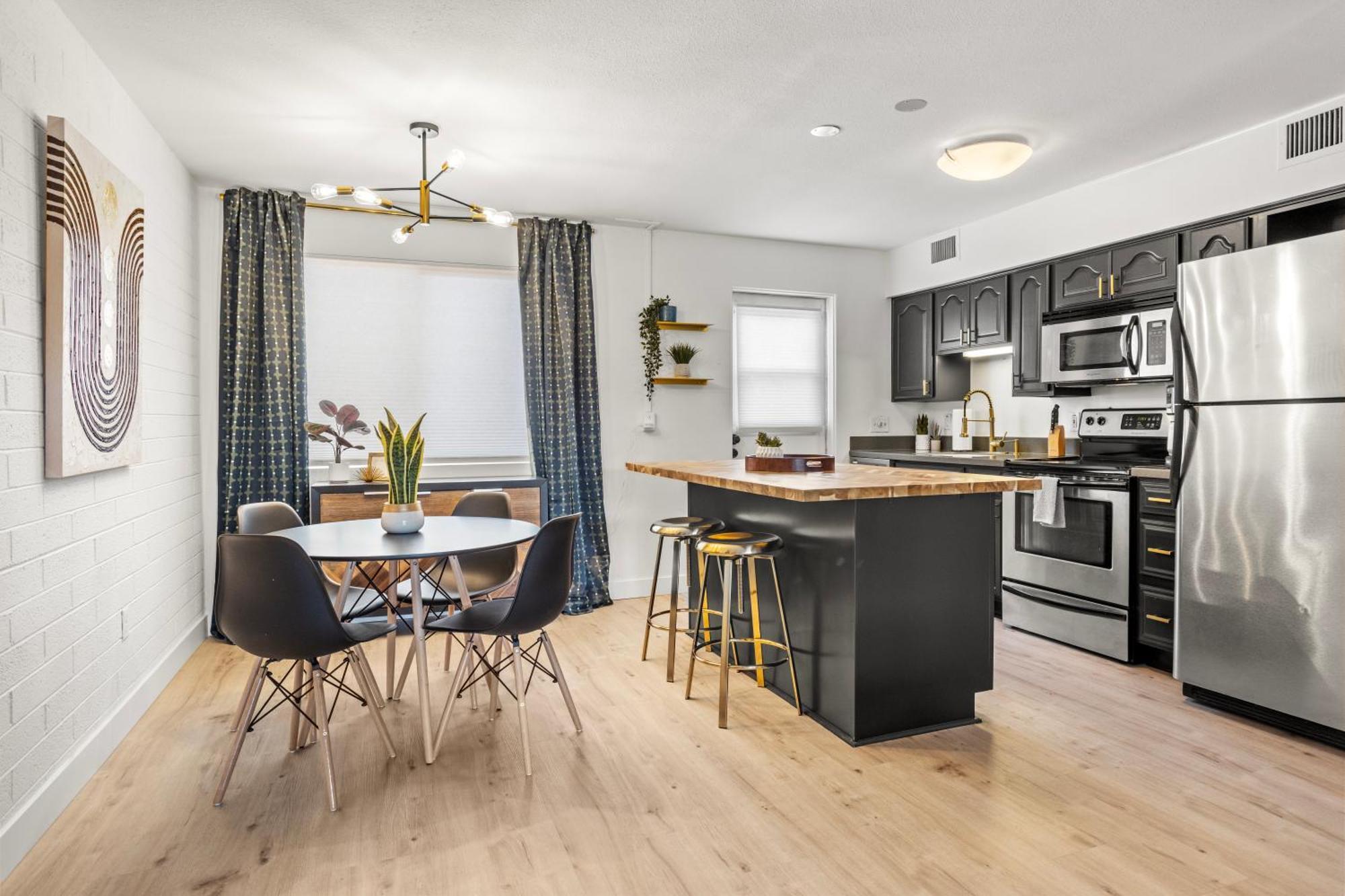 2 Bedroom, Heart Of Apartment Scottsdale
