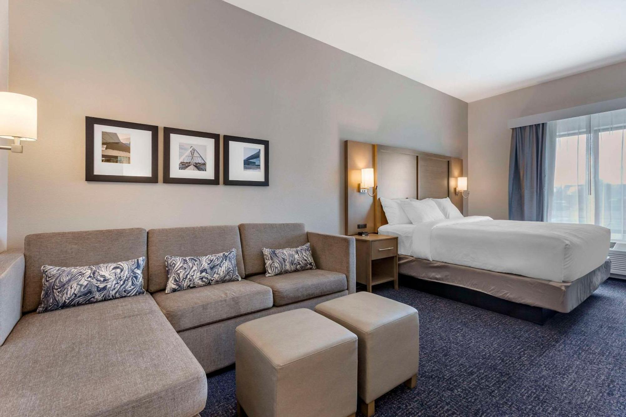 Hotel Comfort Talking Stick Entertainment District