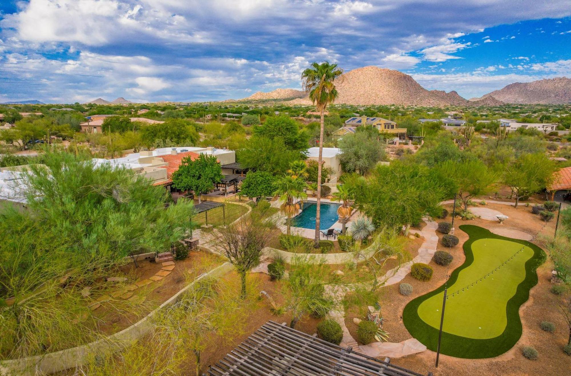 Bocce Court, Heated Pool, Spa, Putting Green, Villa *